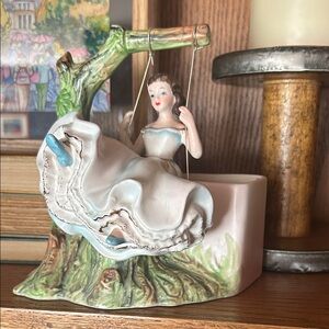 Lady Planter Vintage